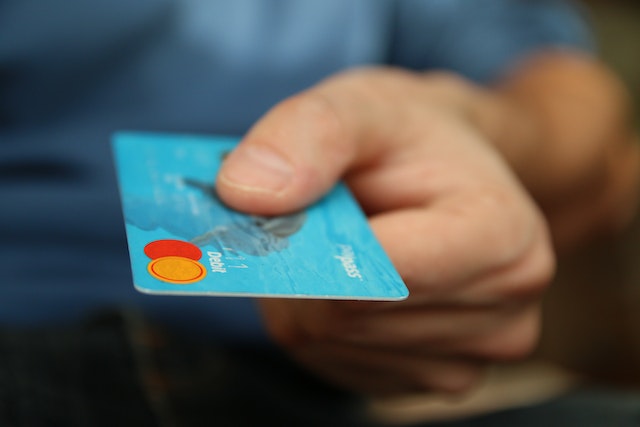 What Happens To a Joint Credit Card When You Get Divorced?